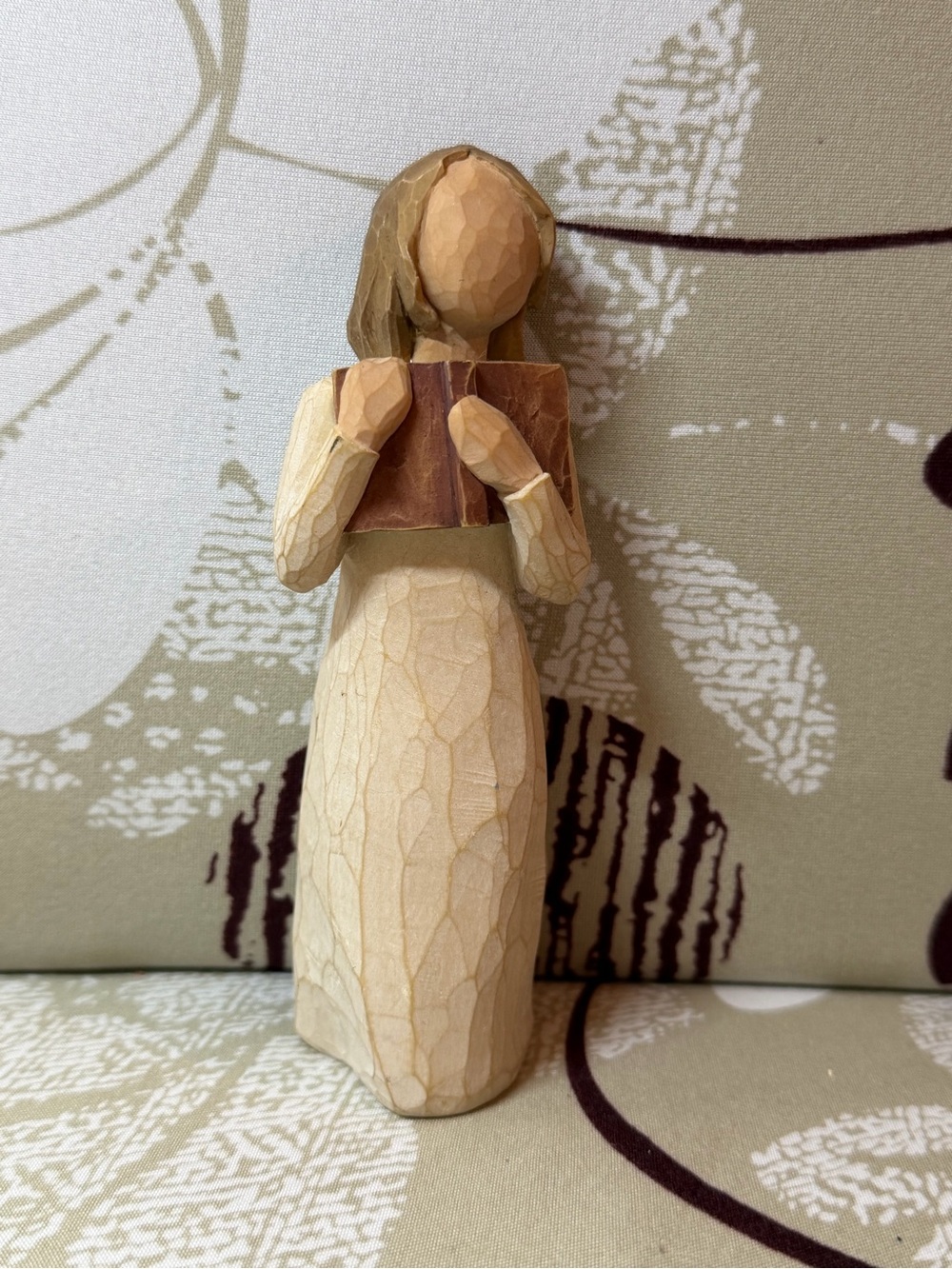 Willow Tree love of learning Reading Figurine in Cream and Brown